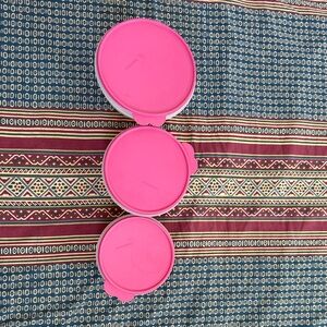 Tupperware Vibrant Pink Lid Nesting bowl set